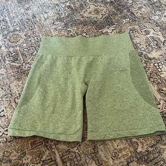 NVGTN Seamless Shorts Seamless Scrunch Workout High Waisted Booty Lifting Gym L - Picture 4 of 7